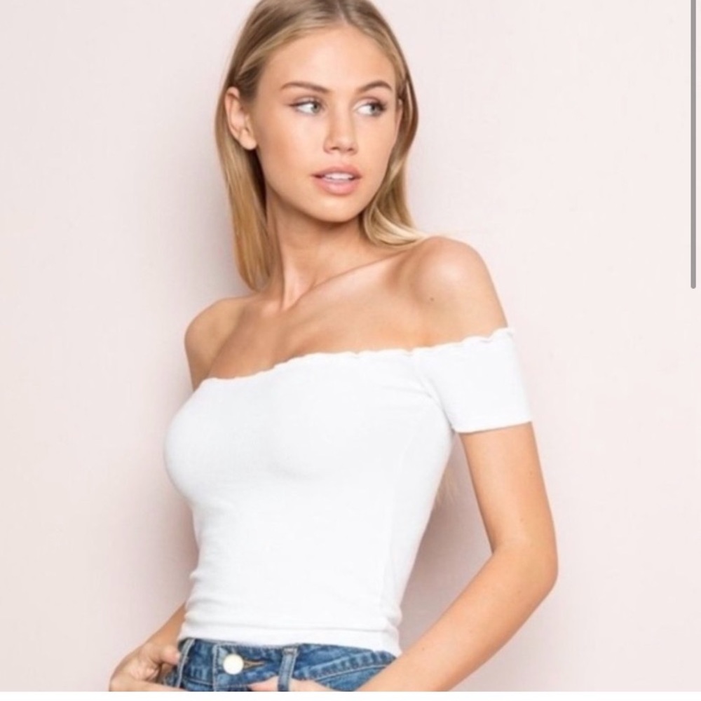 👚 BRANDY MELVILLE top